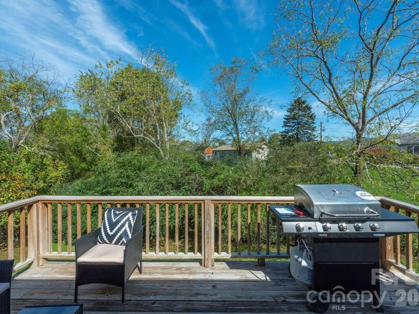 18 Garrison Road, Weaverville, NC 28787.  MLS# CAR4345981, YatesRealty ID 18017. 