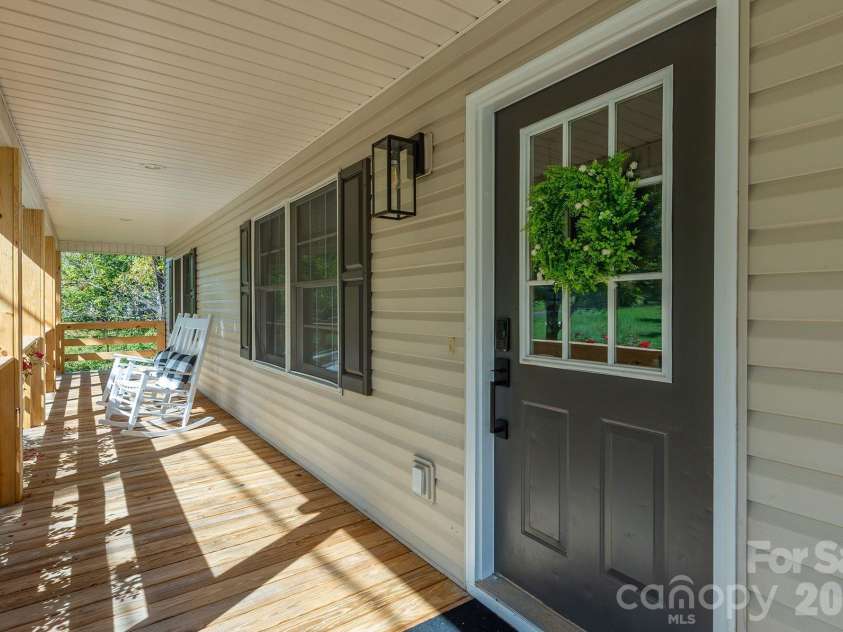 18 Garrison Road, Weaverville, NC 28787.  MLS# CAR4345981, YatesRealty ID 18017. 