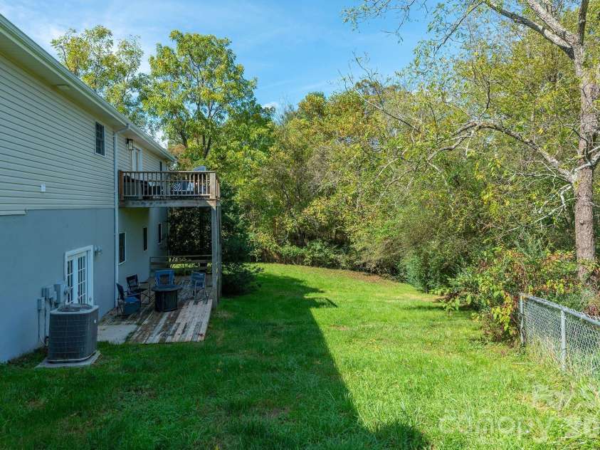 18 Garrison Road, Weaverville, NC 28787.  MLS# CAR4345981, YatesRealty ID 18017. 