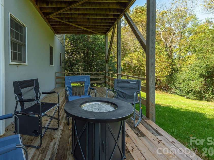 18 Garrison Road, Weaverville, NC 28787.  MLS# CAR4345981, YatesRealty ID 18017. 