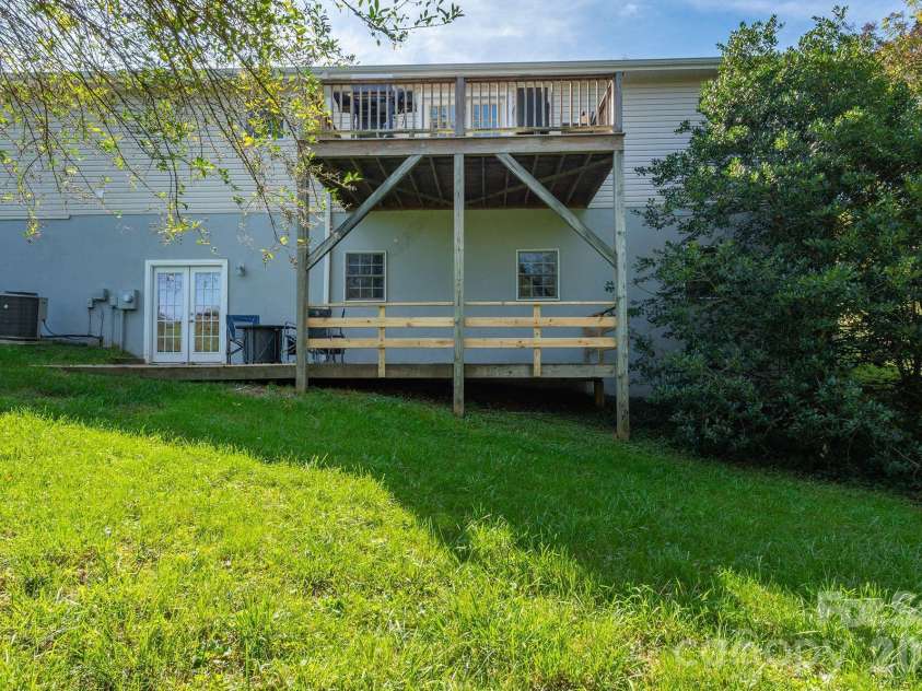18 Garrison Road, Weaverville, NC 28787.  MLS# CAR4345981, YatesRealty ID 18017. 