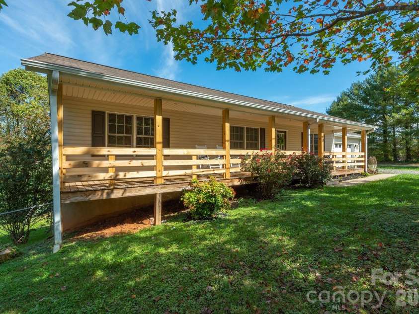 18 Garrison Road, Weaverville, NC 28787.  MLS# CAR4345981, YatesRealty ID 18017. 