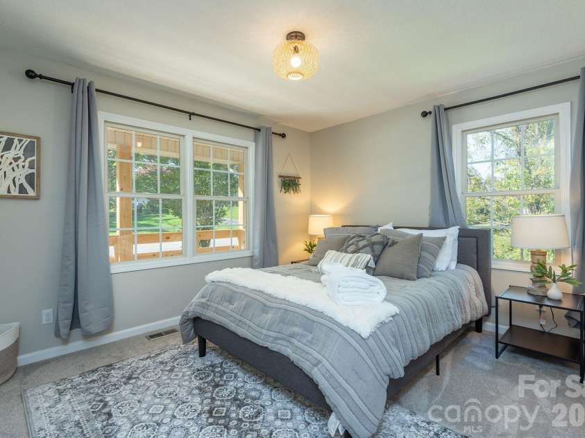 18 Garrison Road, Weaverville, NC 28787.  MLS# CAR4345981, YatesRealty ID 18017. Bedrm 2