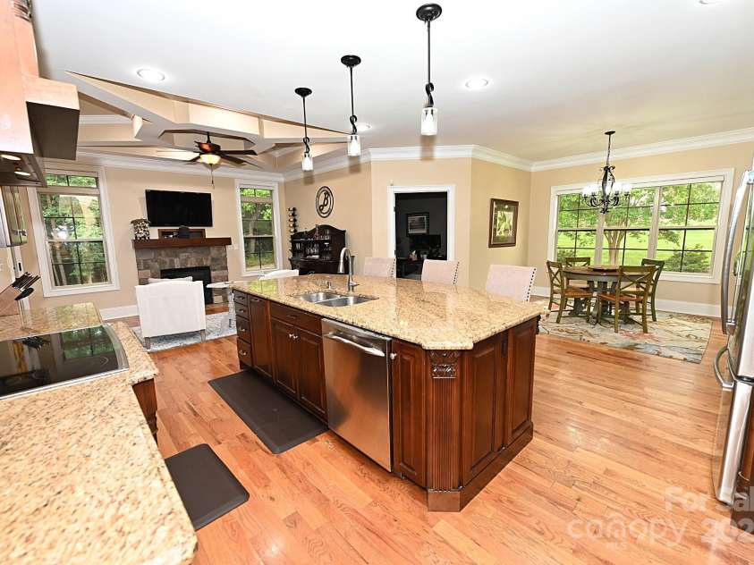 6302 Dwayne Starnes Drive, Hickory, NC 28602.  MLS# CAR4266504, YatesRealty ID 18017. 