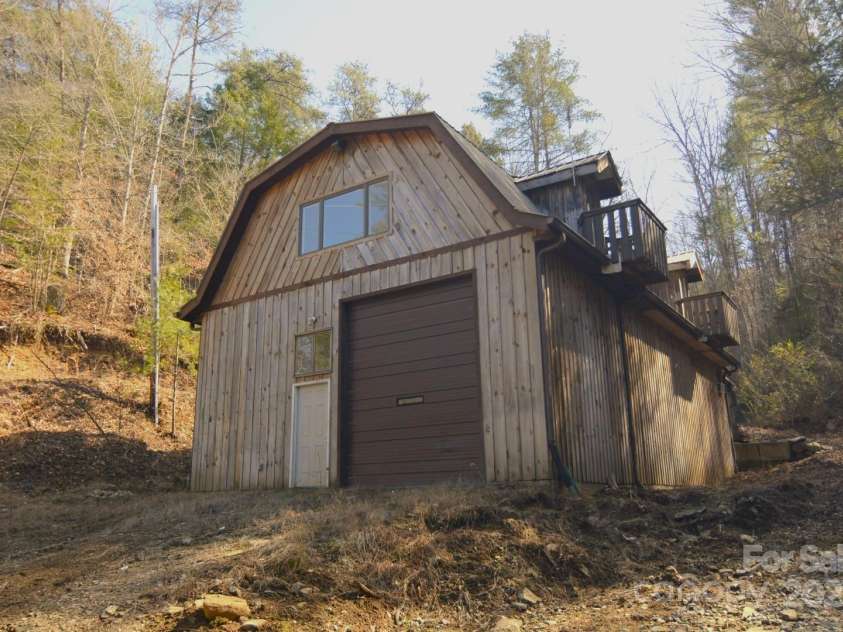 140 Ivy Trails Road, Weaverville, NC 28787.  MLS# CAR4228155, YatesRealty ID 18018. 