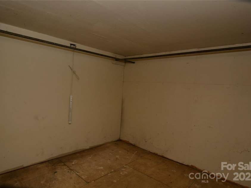 140 Ivy Trails Road, Weaverville, NC 28787.  MLS# CAR4228155, YatesRealty ID 18018. More Storage