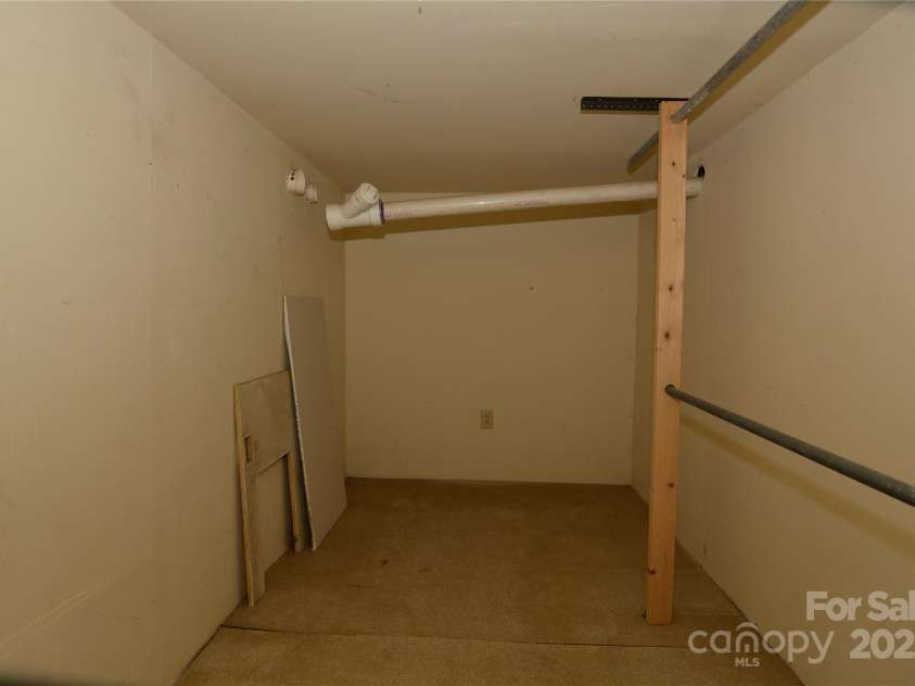 140 Ivy Trails Road, Weaverville, NC 28787.  MLS# CAR4228155, YatesRealty ID 18018. More Storage