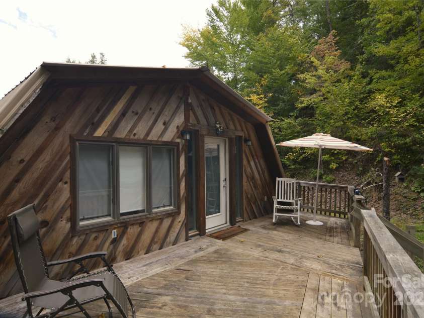 140 Ivy Trails Road, Weaverville, NC 28787.  MLS# CAR4228155, YatesRealty ID 18018. Upper Deck