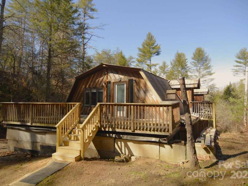 140 Ivy Trails Road, Weaverville, NC 28787.  MLS# CAR4228155, YatesRealty ID 18018. Upper Entrance