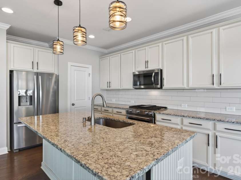 208 Helton Lane, Fort Mill, SC 29708.  MLS# CAR4368542, YatesRealty ID 18018. Kitchen Island 