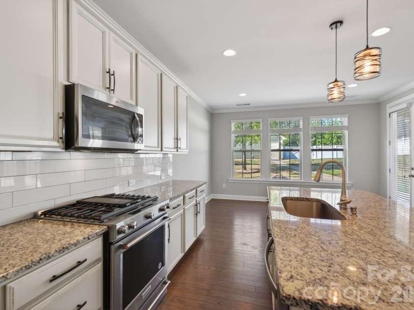 208 Helton Lane, Fort Mill, SC 29708.  MLS# CAR4368542, YatesRealty ID 18018. Kitchen to Dining Area
