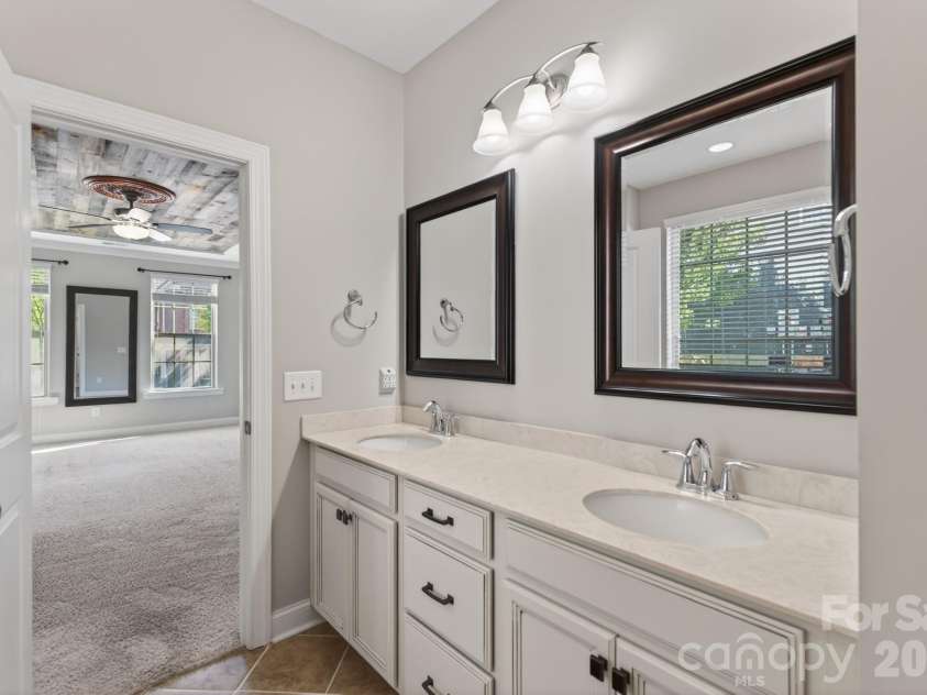 208 Helton Lane, Fort Mill, SC 29708.  MLS# CAR4368542, YatesRealty ID 18018. Primary Bathroom 
