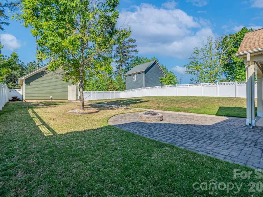 208 Helton Lane, Fort Mill, SC 29708.  MLS# CAR4368542, YatesRealty ID 18018. Rear Yard