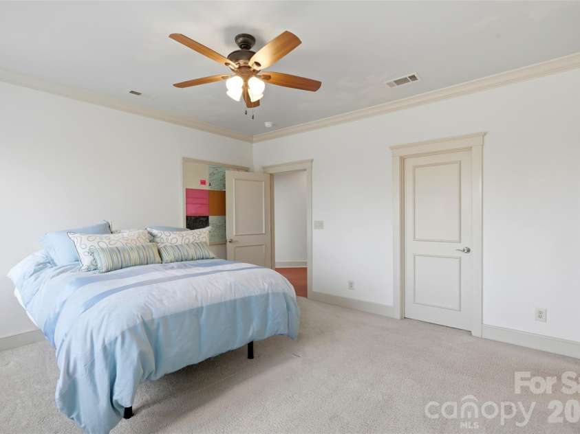 14606 Jockeys Ridge Drive, Charlotte, NC 28277.  MLS# CAR4356748, YatesRealty ID 18019. 