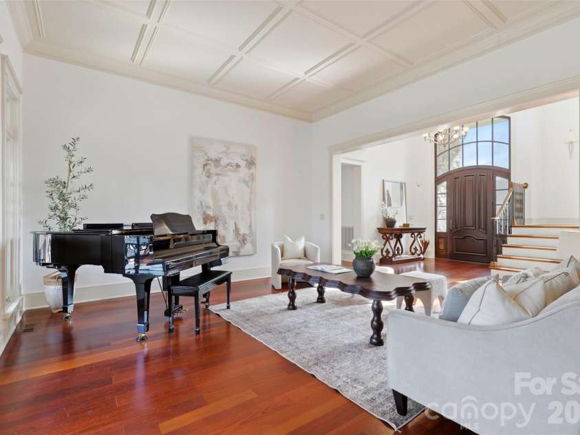 14606 Jockeys Ridge Drive, Charlotte, NC 28277.  MLS# CAR4356748, YatesRealty ID 18019. Floor-to-ceiling windows. Light all afternoon.