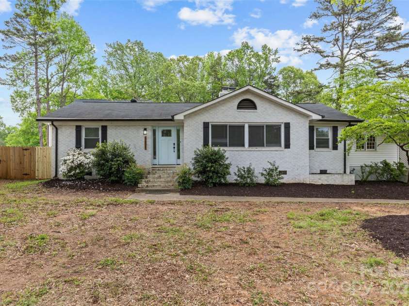 1601 Gambia Street, Charlotte, NC 28208.  MLS# CAR4245420, YatesRealty ID 18019. 