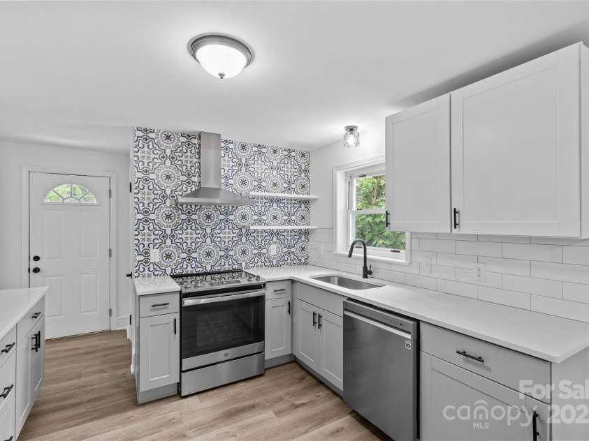 1601 Gambia Street, Charlotte, NC 28208.  MLS# CAR4245420, YatesRealty ID 18019. 