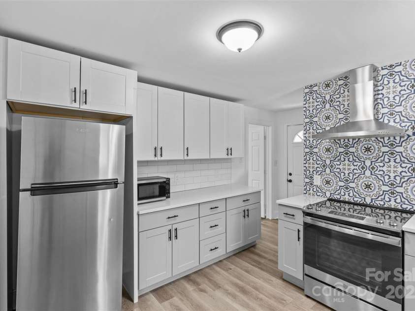 1601 Gambia Street, Charlotte, NC 28208.  MLS# CAR4245420, YatesRealty ID 18019. 