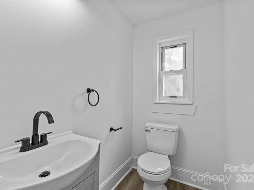 1601 Gambia Street, Charlotte, NC 28208.  MLS# CAR4245420, YatesRealty ID 18019. 