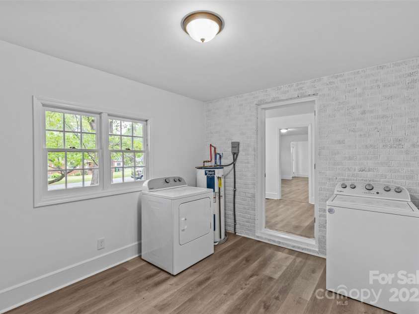 1601 Gambia Street, Charlotte, NC 28208.  MLS# CAR4245420, YatesRealty ID 18019. 