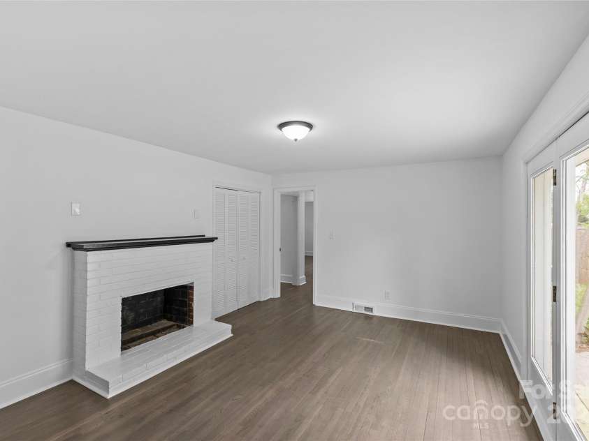 1601 Gambia Street, Charlotte, NC 28208.  MLS# CAR4245420, YatesRealty ID 18019. 