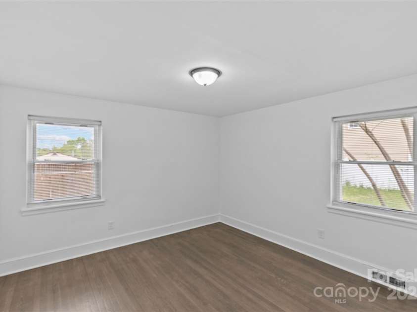 1601 Gambia Street, Charlotte, NC 28208.  MLS# CAR4245420, YatesRealty ID 18019. 