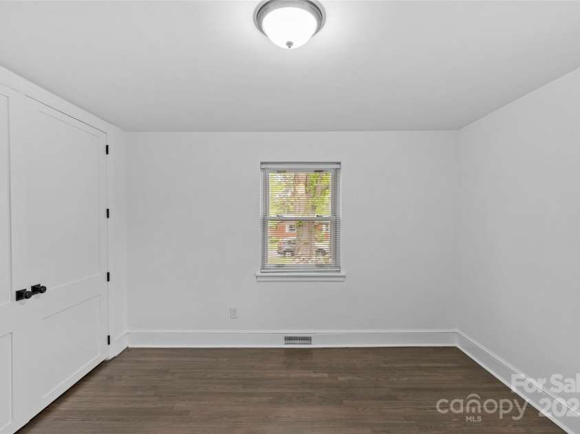 1601 Gambia Street, Charlotte, NC 28208.  MLS# CAR4245420, YatesRealty ID 18019. 