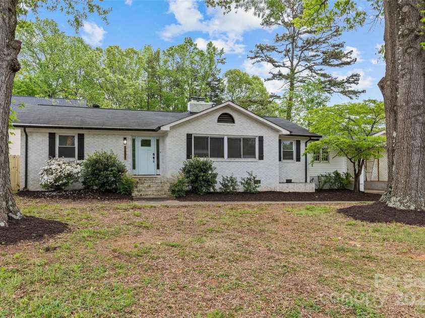 1601 Gambia Street, Charlotte, NC 28208.  MLS# CAR4245420, YatesRealty ID 18019. 