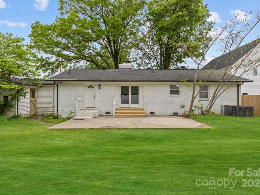 1601 Gambia Street, Charlotte, NC 28208.  MLS# CAR4245420, YatesRealty ID 18019. Grass photoshopped (needed to be cut)