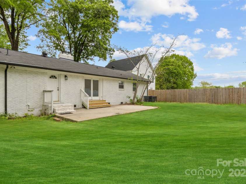 1601 Gambia Street, Charlotte, NC 28208.  MLS# CAR4245420, YatesRealty ID 18019. Grass photoshopped (needed to be cut)