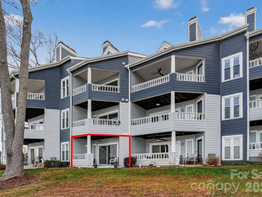 367 Northwest Drive, Davidson, NC 28036.  MLS# CAR4344885, YatesRealty ID 18020. 
