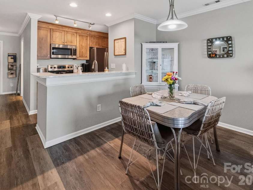 367 Northwest Drive, Davidson, NC 28036.  MLS# CAR4344885, YatesRealty ID 18020. 