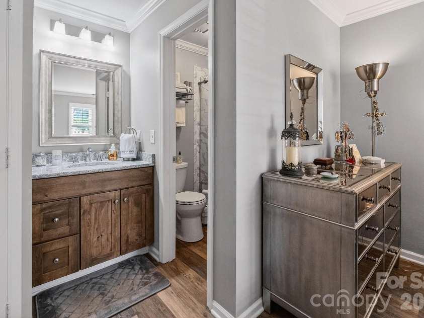 367 Northwest Drive, Davidson, NC 28036.  MLS# CAR4344885, YatesRealty ID 18020. 