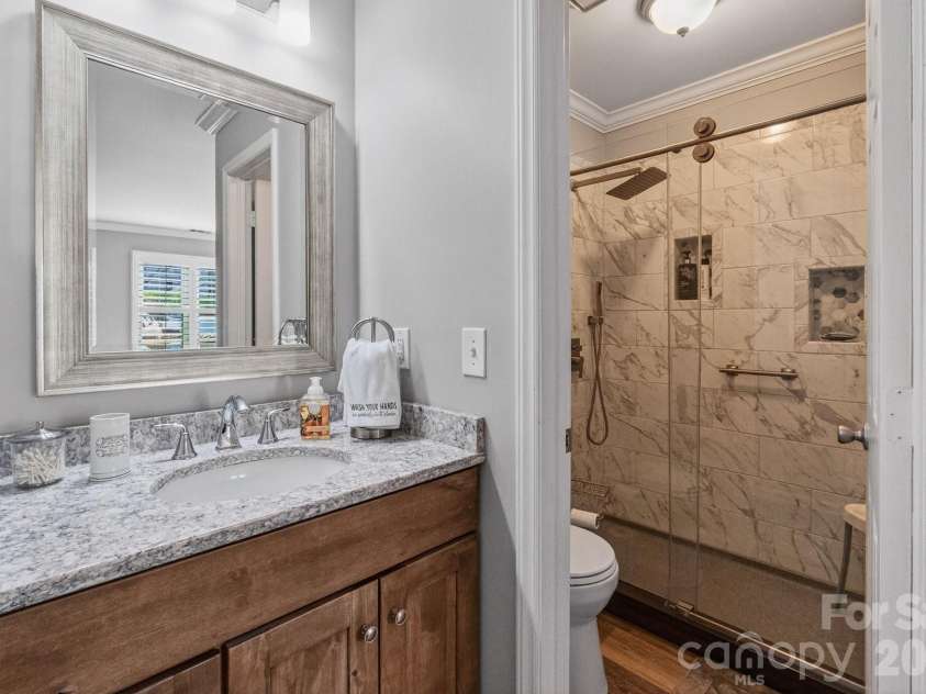 367 Northwest Drive, Davidson, NC 28036.  MLS# CAR4344885, YatesRealty ID 18020. 