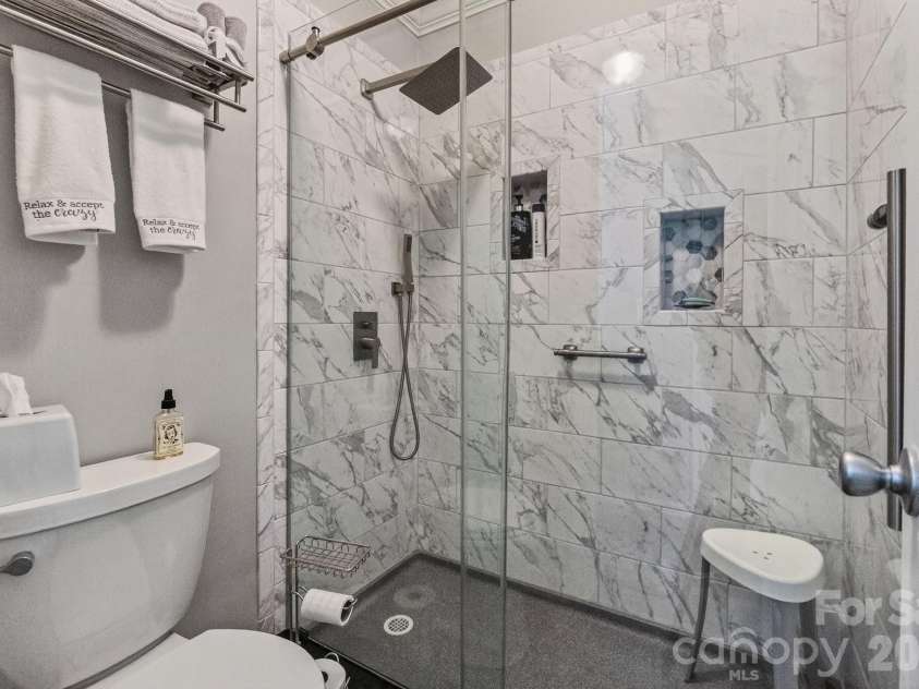 367 Northwest Drive, Davidson, NC 28036.  MLS# CAR4344885, YatesRealty ID 18020. 