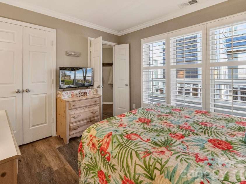 367 Northwest Drive, Davidson, NC 28036.  MLS# CAR4344885, YatesRealty ID 18020. 