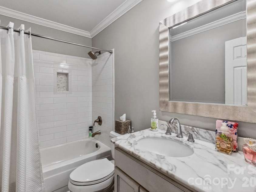 367 Northwest Drive, Davidson, NC 28036.  MLS# CAR4344885, YatesRealty ID 18020. 