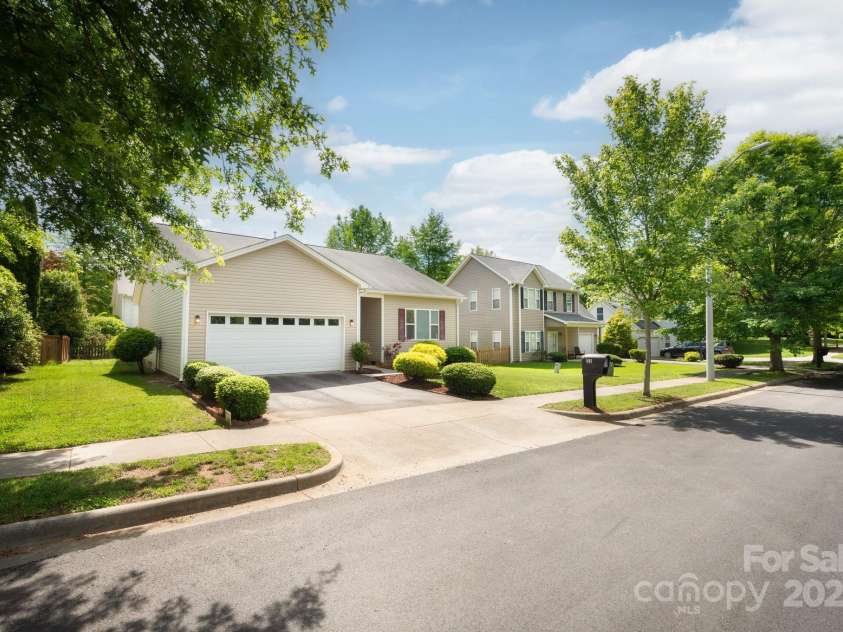 22 Scottish Circle, Asheville, NC 28803.  MLS# CAR4259005, YatesRealty ID 18021. Lovely Tree Lined Community!