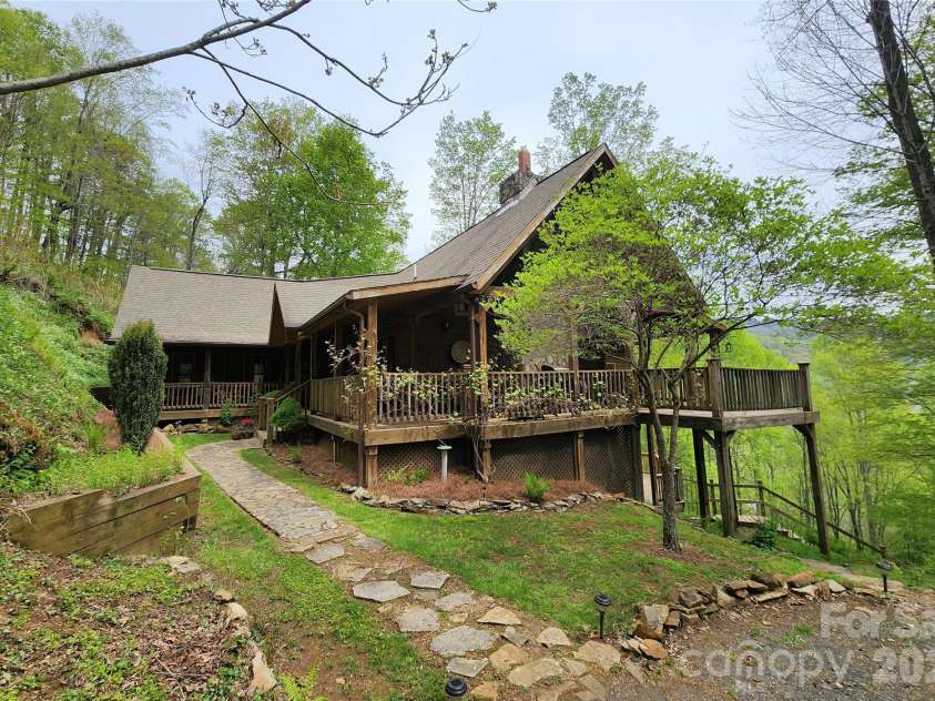 604 Croft View Drive, Bakersville, NC 28705.  MLS# CAR4367249, YatesRealty ID 18021. 