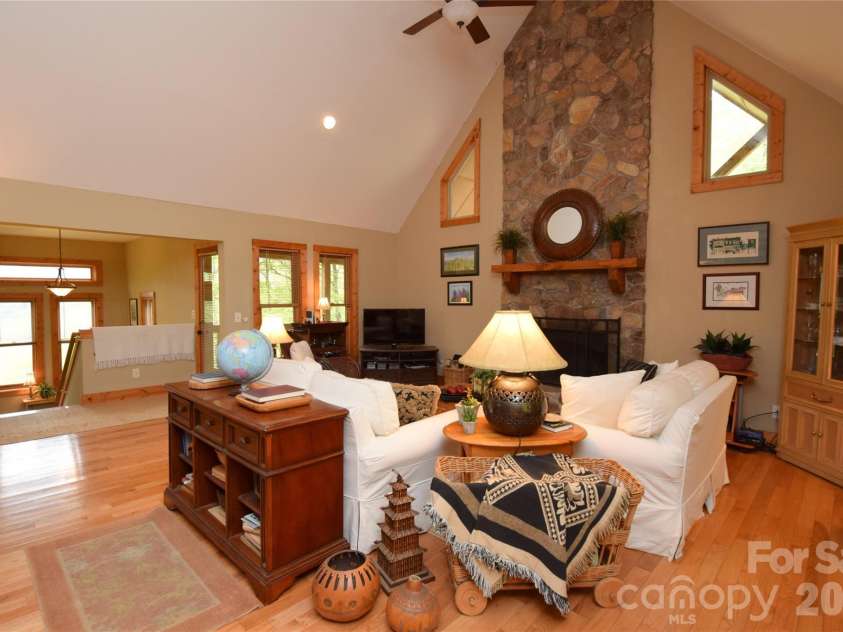 604 Croft View Drive, Bakersville, NC 28705.  MLS# CAR4367249, YatesRealty ID 18021. 