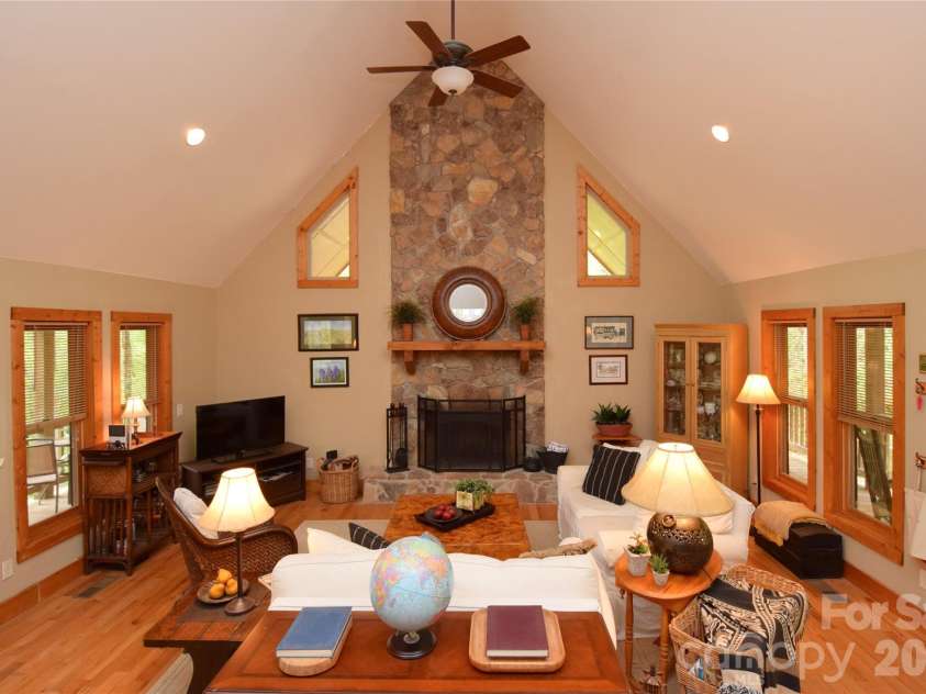 604 Croft View Drive, Bakersville, NC 28705.  MLS# CAR4367249, YatesRealty ID 18021. 