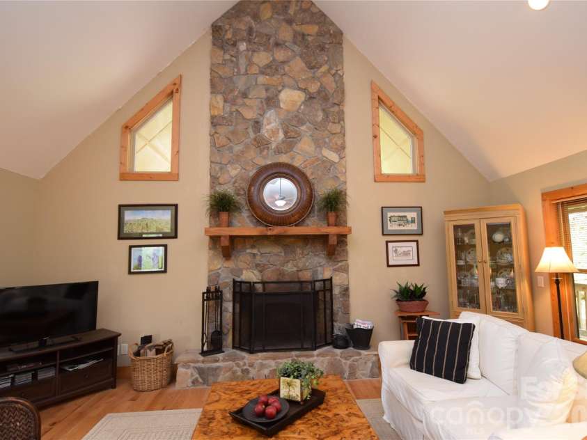 604 Croft View Drive, Bakersville, NC 28705.  MLS# CAR4367249, YatesRealty ID 18021. 