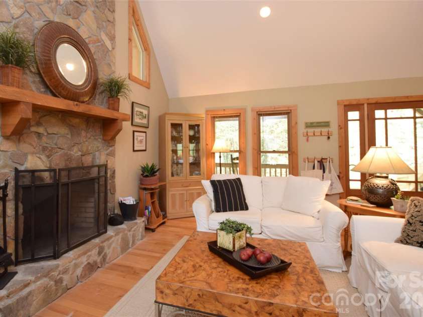 604 Croft View Drive, Bakersville, NC 28705.  MLS# CAR4367249, YatesRealty ID 18021. 