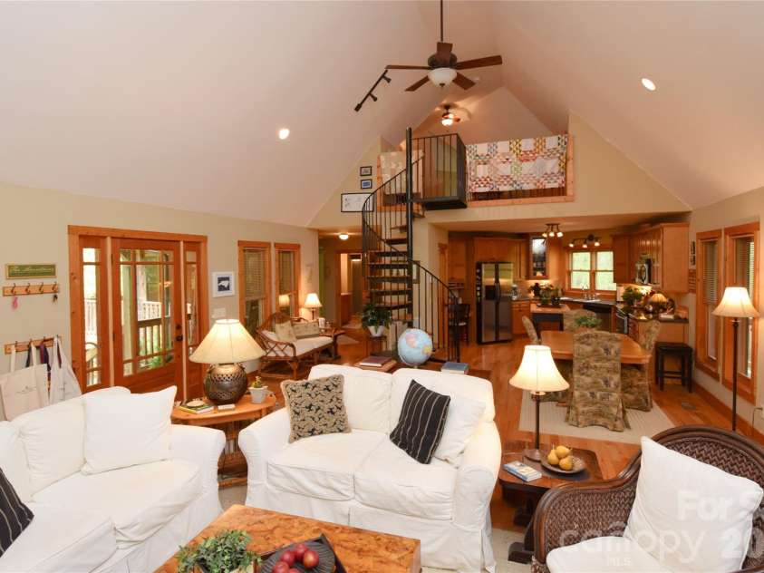 604 Croft View Drive, Bakersville, NC 28705.  MLS# CAR4367249, YatesRealty ID 18021. 