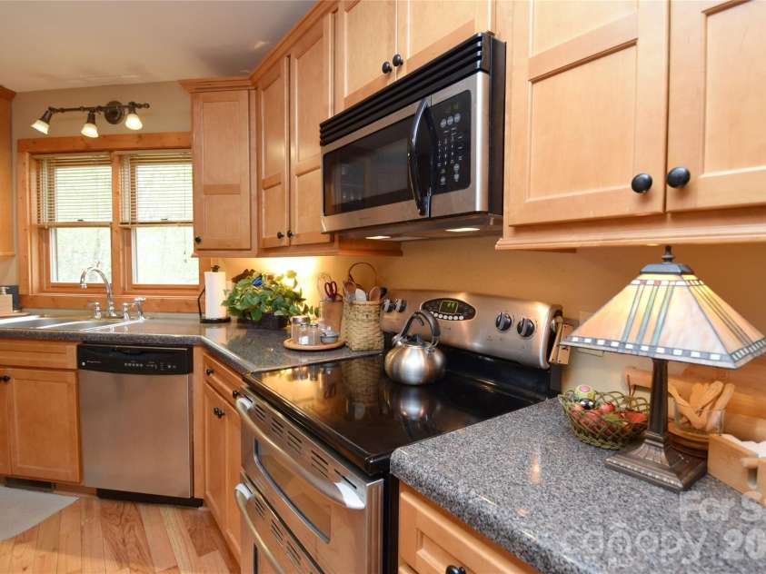 604 Croft View Drive, Bakersville, NC 28705.  MLS# CAR4367249, YatesRealty ID 18021. 