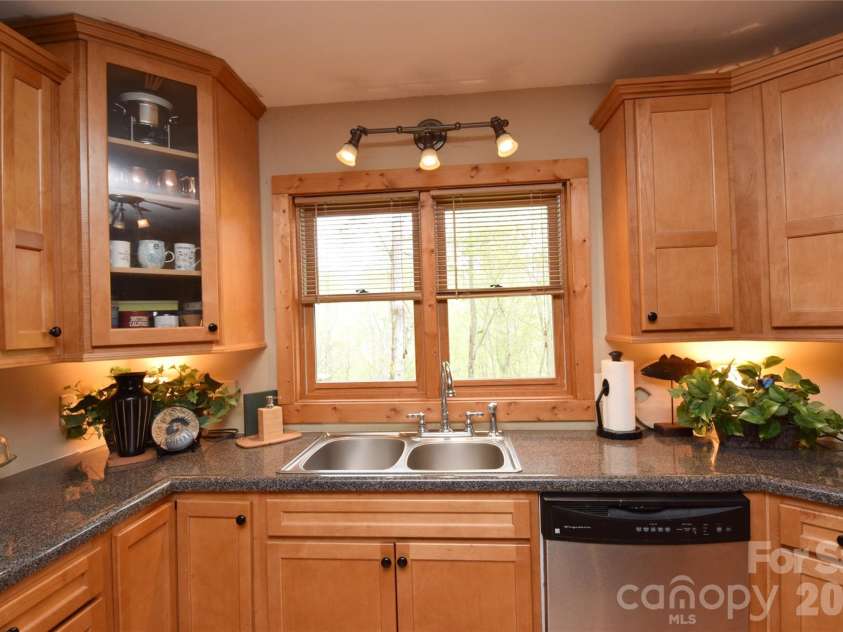 604 Croft View Drive, Bakersville, NC 28705.  MLS# CAR4367249, YatesRealty ID 18021. 