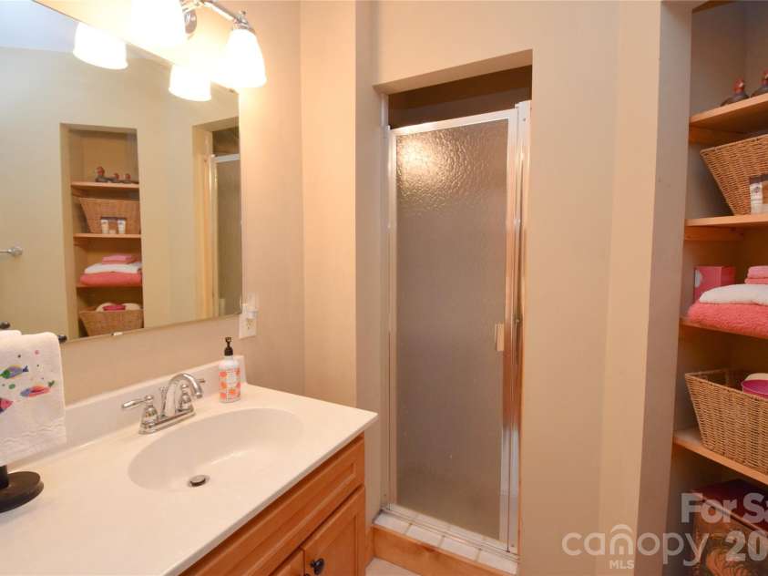 604 Croft View Drive, Bakersville, NC 28705.  MLS# CAR4367249, YatesRealty ID 18021. 