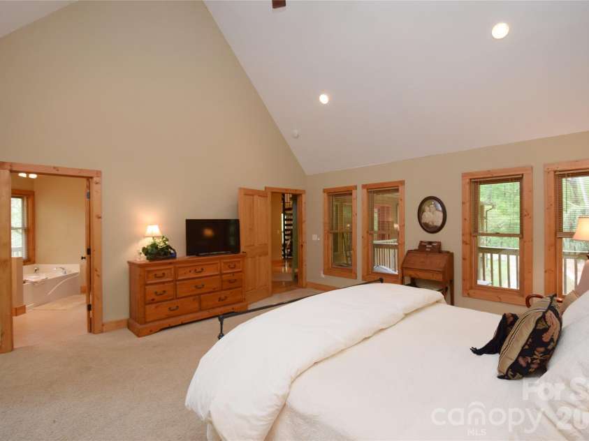 604 Croft View Drive, Bakersville, NC 28705.  MLS# CAR4367249, YatesRealty ID 18021. 
