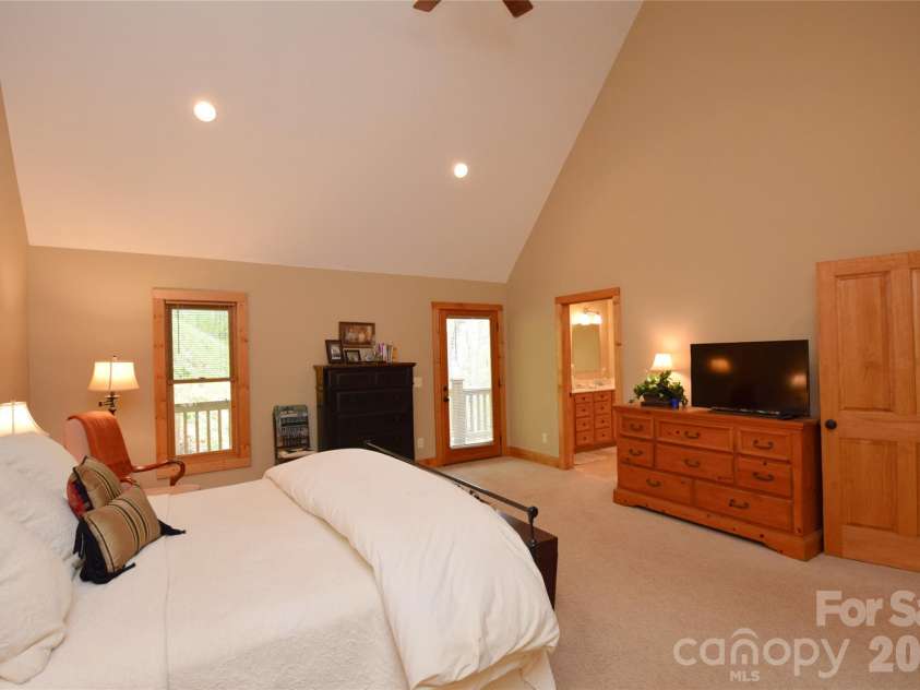 604 Croft View Drive, Bakersville, NC 28705.  MLS# CAR4367249, YatesRealty ID 18021. 