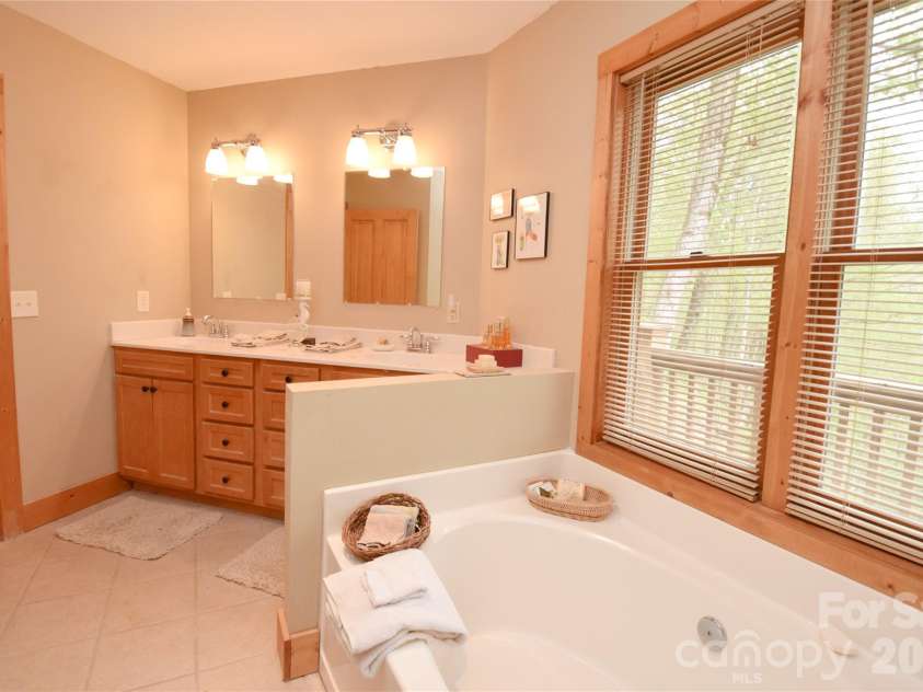 604 Croft View Drive, Bakersville, NC 28705.  MLS# CAR4367249, YatesRealty ID 18021. 